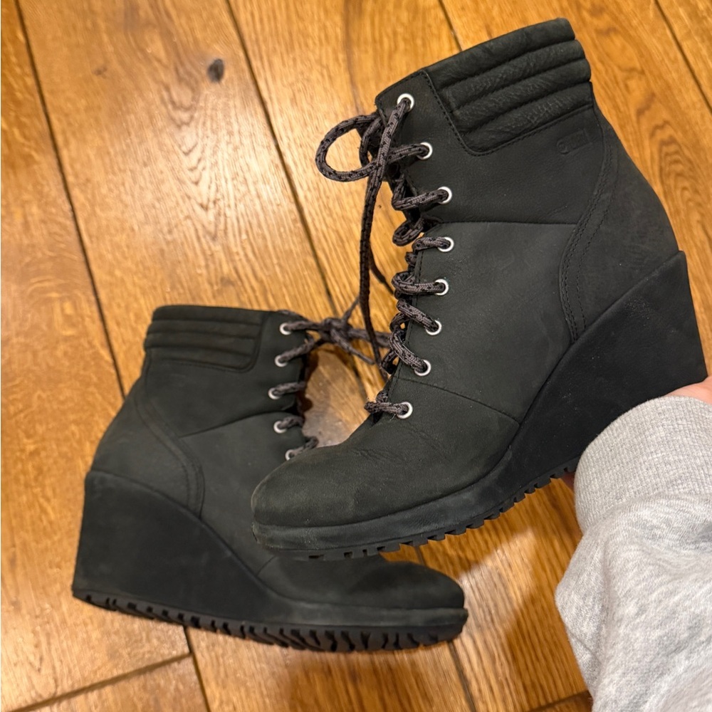 Merrell Black Wedge Snow/Waterproof Boots